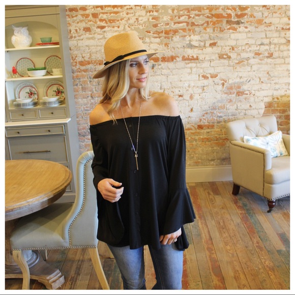 ✨LAST ONE ✨ off shoulder bell sleeve button down - Picture 5 of 6